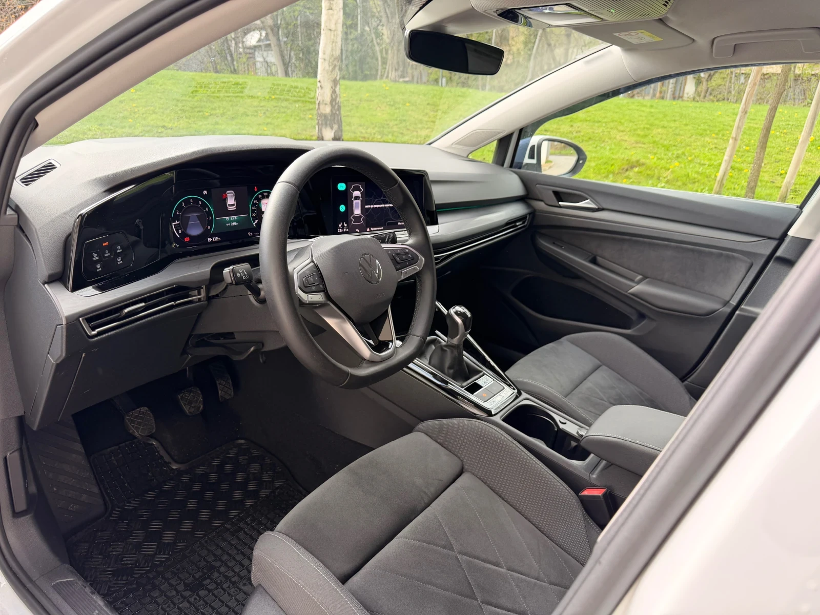 VW Golf 1.5 TSI , снимка 9 - Автомобили и джипове - 54298783