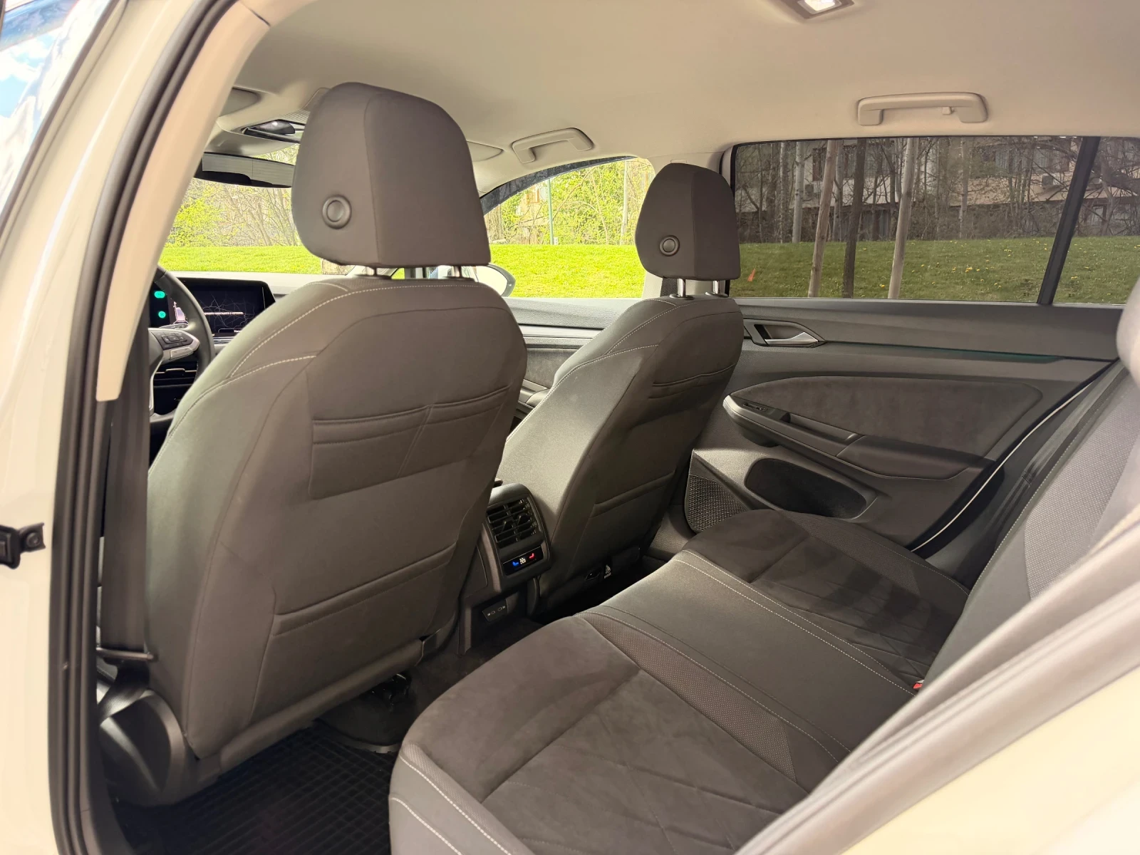 VW Golf 1.5 TSI , снимка 11 - Автомобили и джипове - 54298783