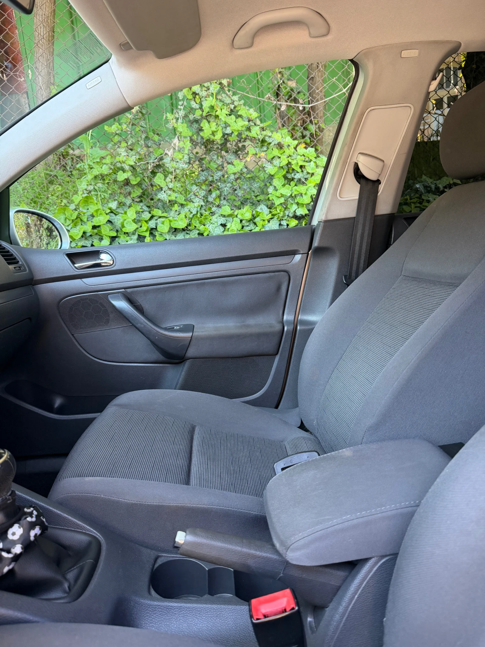 VW Golf 5, снимка 7 - Автомобили и джипове - 54429411