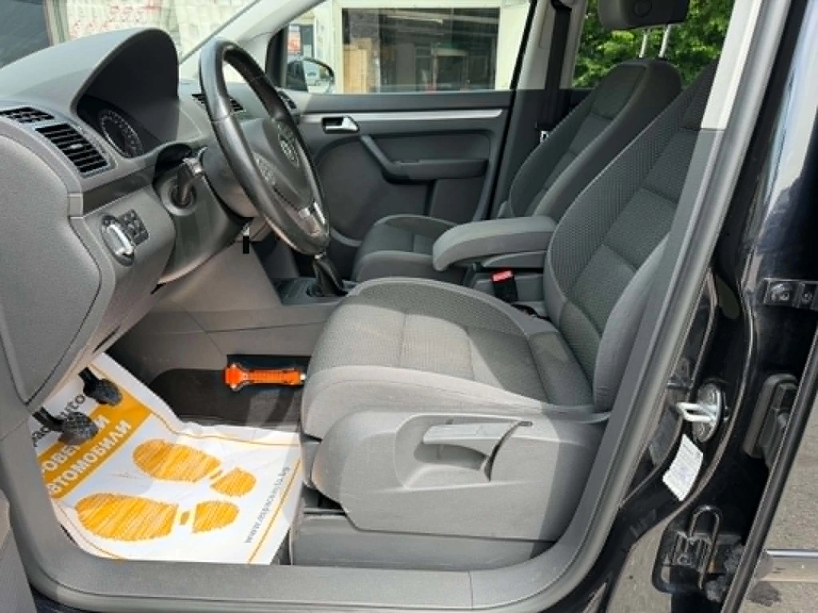 VW Touran 1.4i TURBO ECOMETAN, снимка 8 - Автомобили и джипове - 54574049