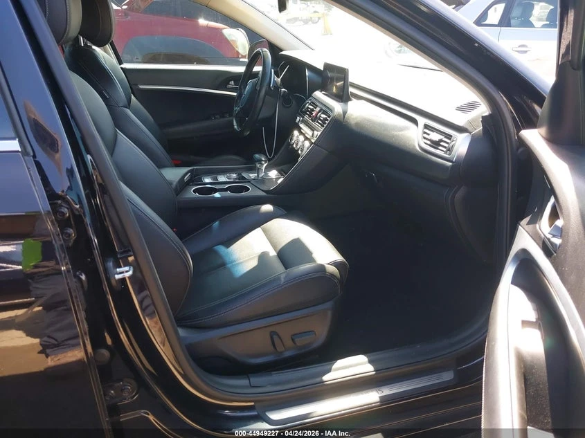 Genesis G70 2.0l 2.0T Rwd, снимка 5 - Автомобили и джипове - 54568913