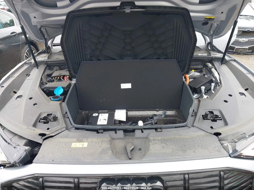 Audi E-Tron Premium Plus Quattro, снимка 10 - Автомобили и джипове - 54769473