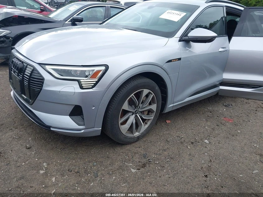 Audi E-Tron Premium Plus Quattro