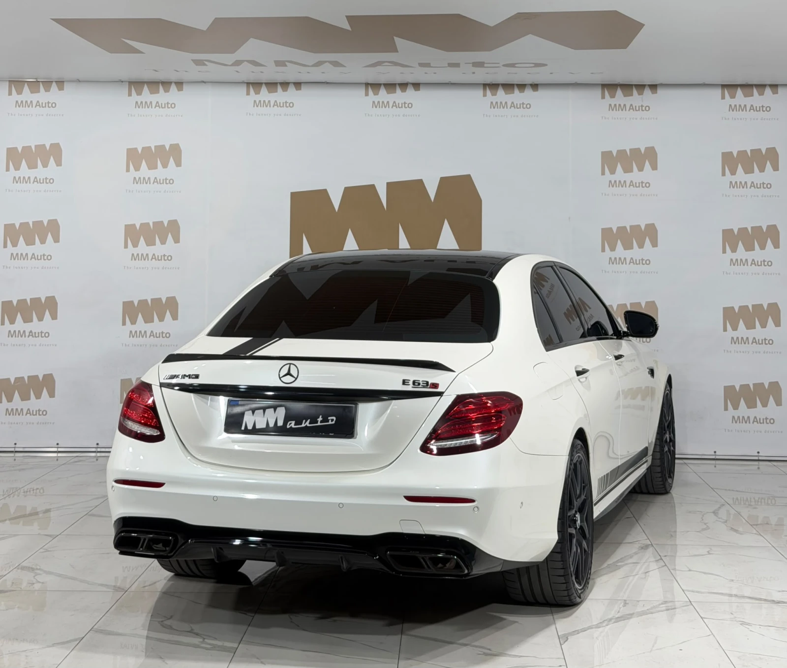 Mercedes-Benz E 63 AMG s* 4Matic* 4D Burm* Massage* Pano* 360, снимка 3 - Автомобили и джипове - 56007513