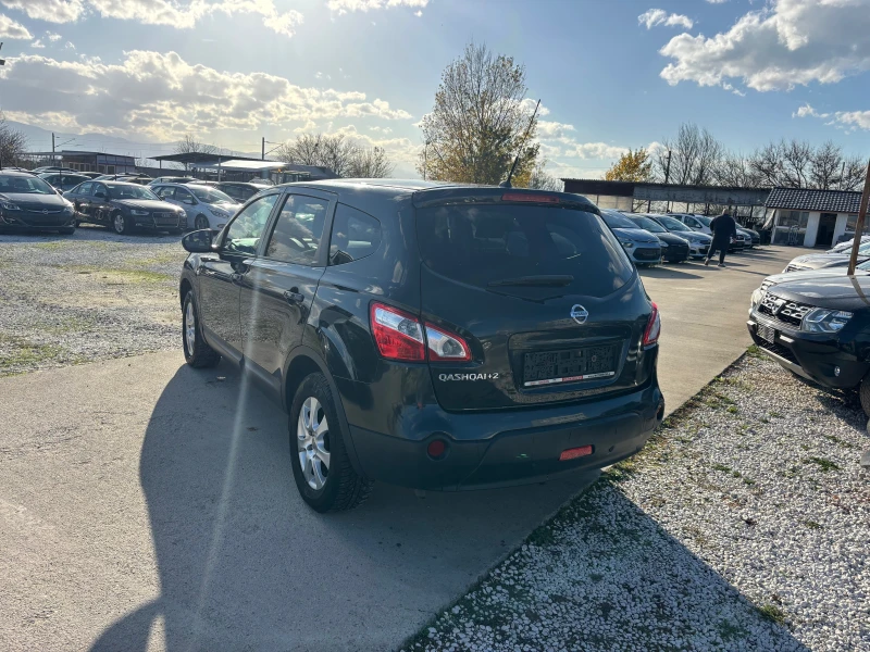Nissan Qashqai 1.6i / 7 места, снимка 4 - Автомобили и джипове - 52341171