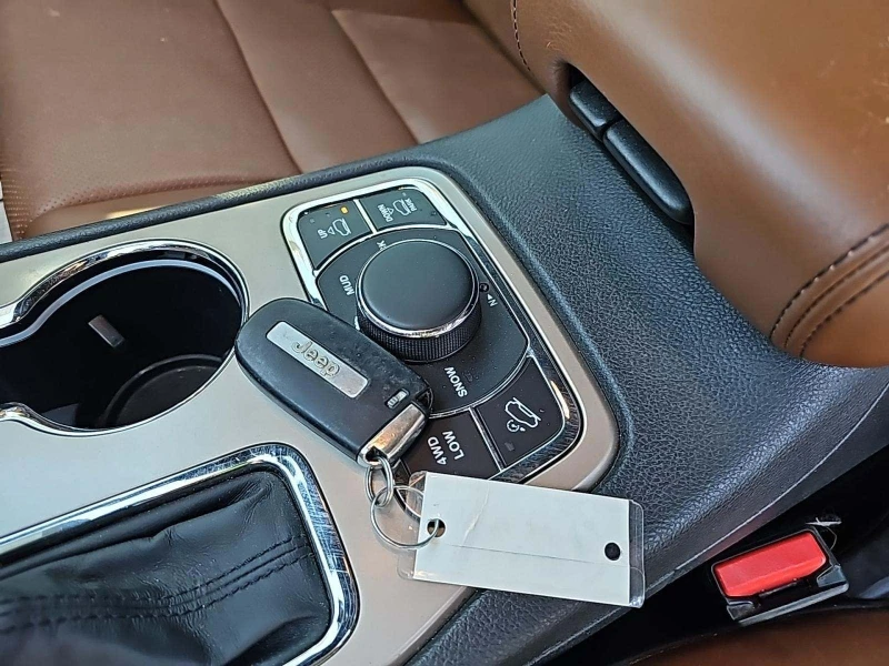 Jeep Grand cherokee, снимка 8 - Автомобили и джипове - 53191721