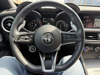 Alfa Romeo Stelvio Veloce * ПАНОРАМА * 2 КЛЮЧА * СЕРВИЗНА ИСТ, снимка 12 - Автомобили и джипове - 54942372