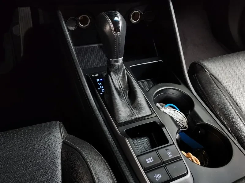 Hyundai Tucson 2.0 - САМО 30% АВАНС, снимка 9 - Автомобили и джипове - 56065826