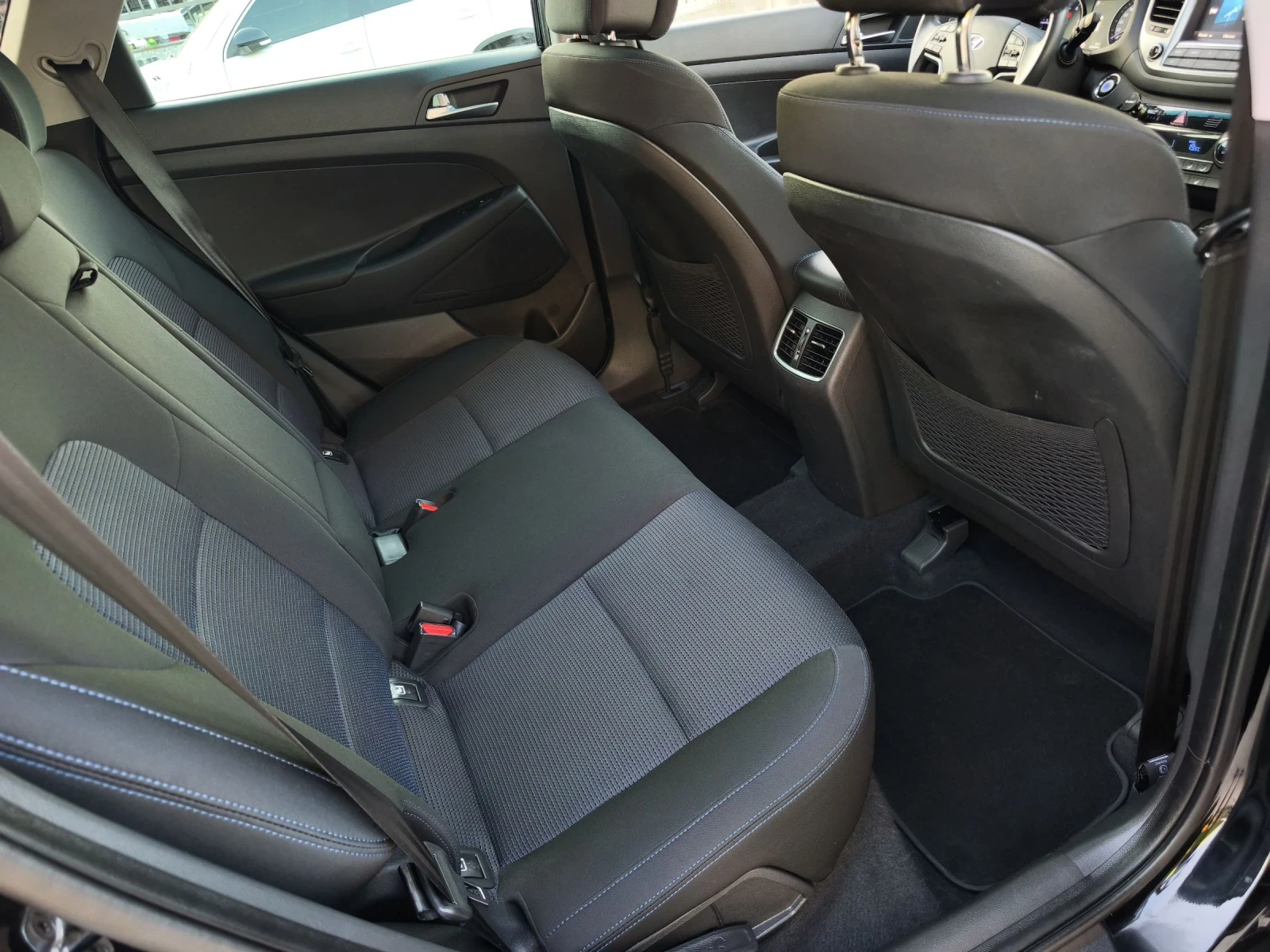 Hyundai Tucson 1.7d X possible FULL SERVICE IN HYUNDAI NEW !! - изображение 10