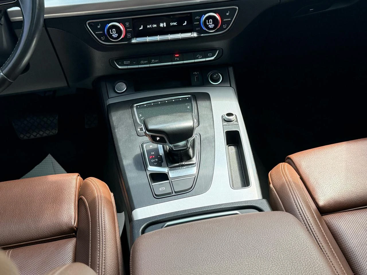 Audi Q5 Technik* FULL* Автокредит - изображение 9
