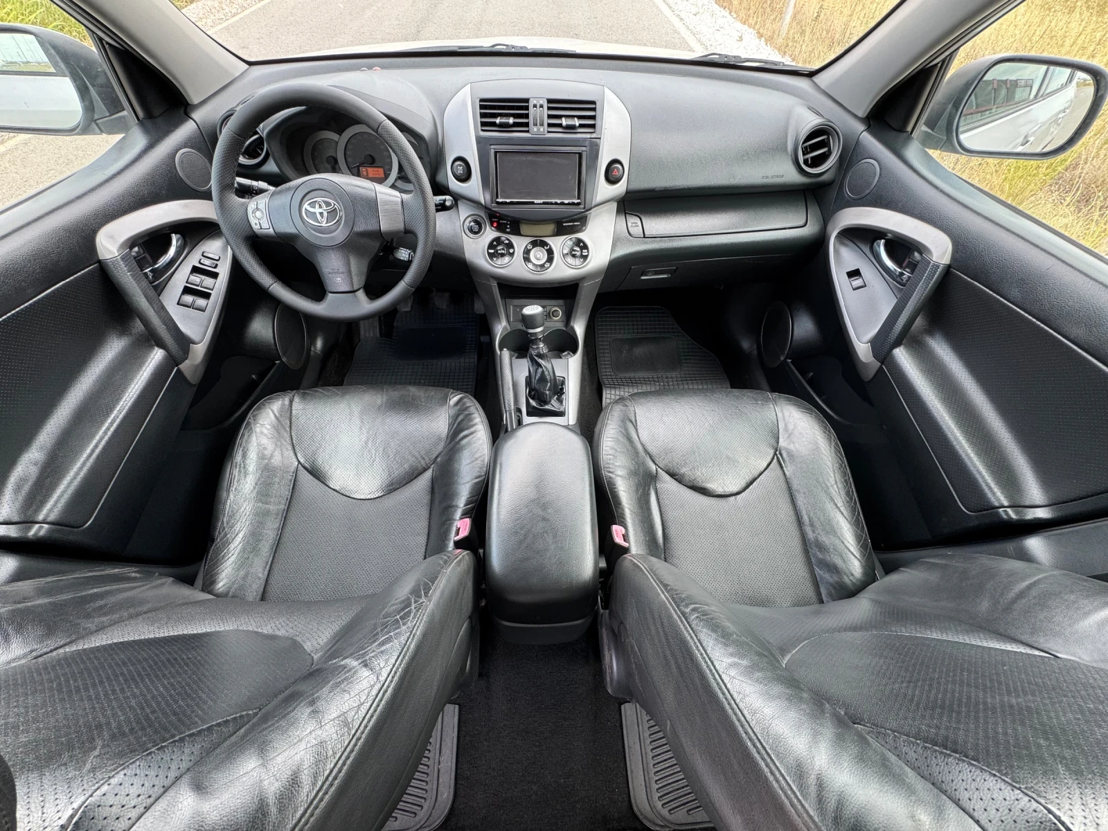 Toyota Rav4 2.2 D-4D 136к.с 4Х4 / KEYLESS / KOJA / NAVI  - изображение 9