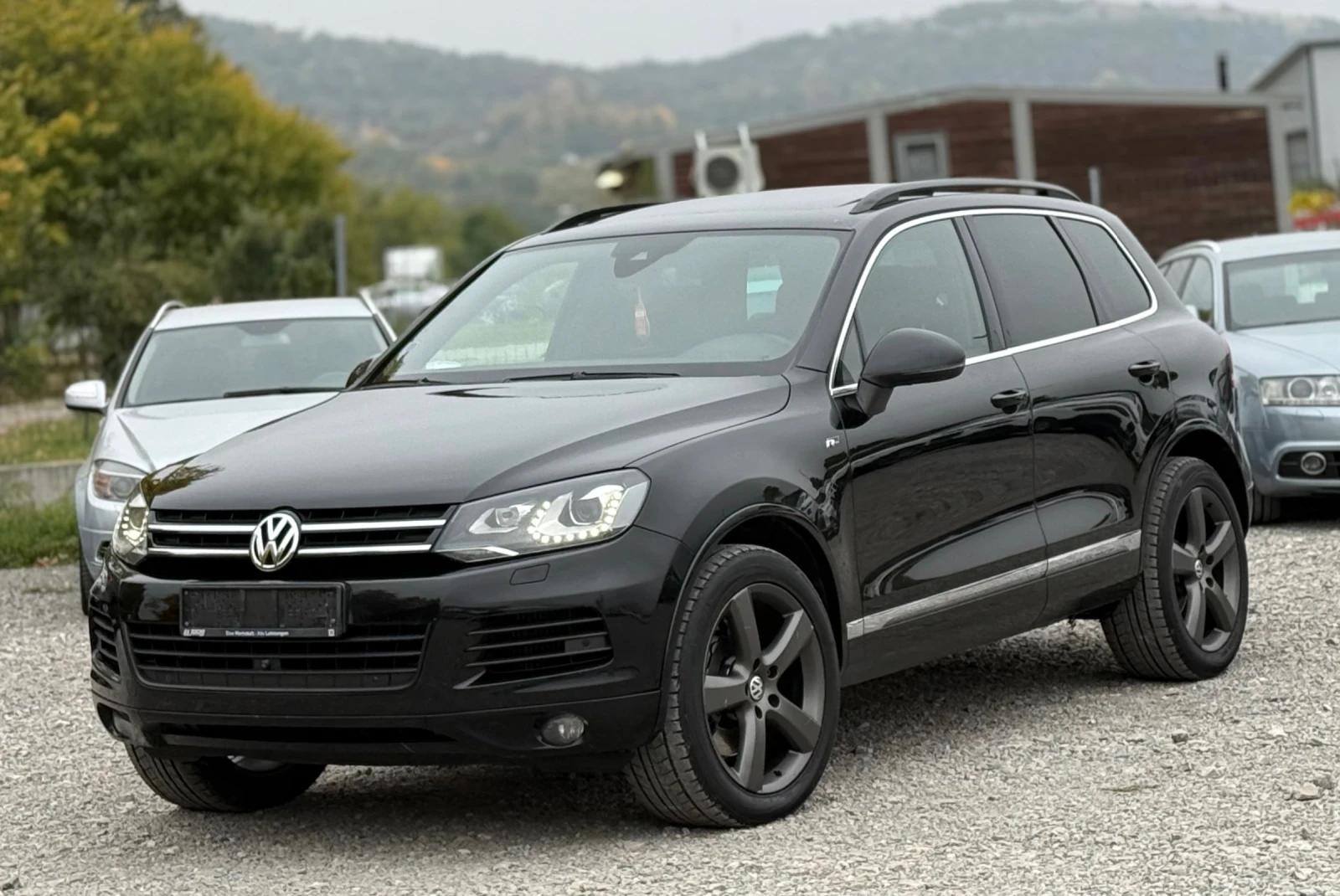 VW Touareg 4.2TDi 340к.с * R-Line* * 360Камери* * Панорама*  - изображение 3