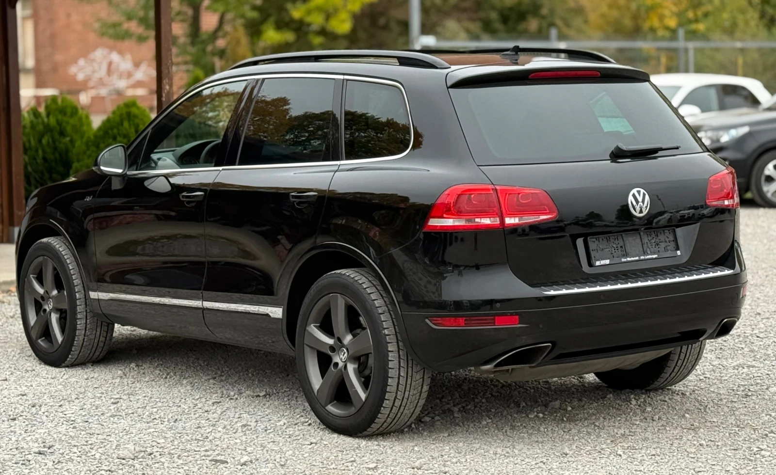 VW Touareg 4.2TDi 340к.с * R-Line* * 360Камери* * Панорама*  - изображение 4
