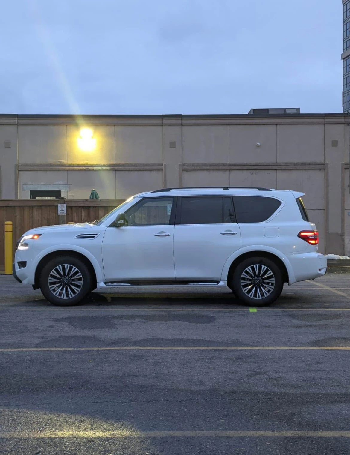 Nissan Armada 5.6 V8 * * BOSE * * CARFAX * * АВТО КРЕДИТ * *  - изображение 2