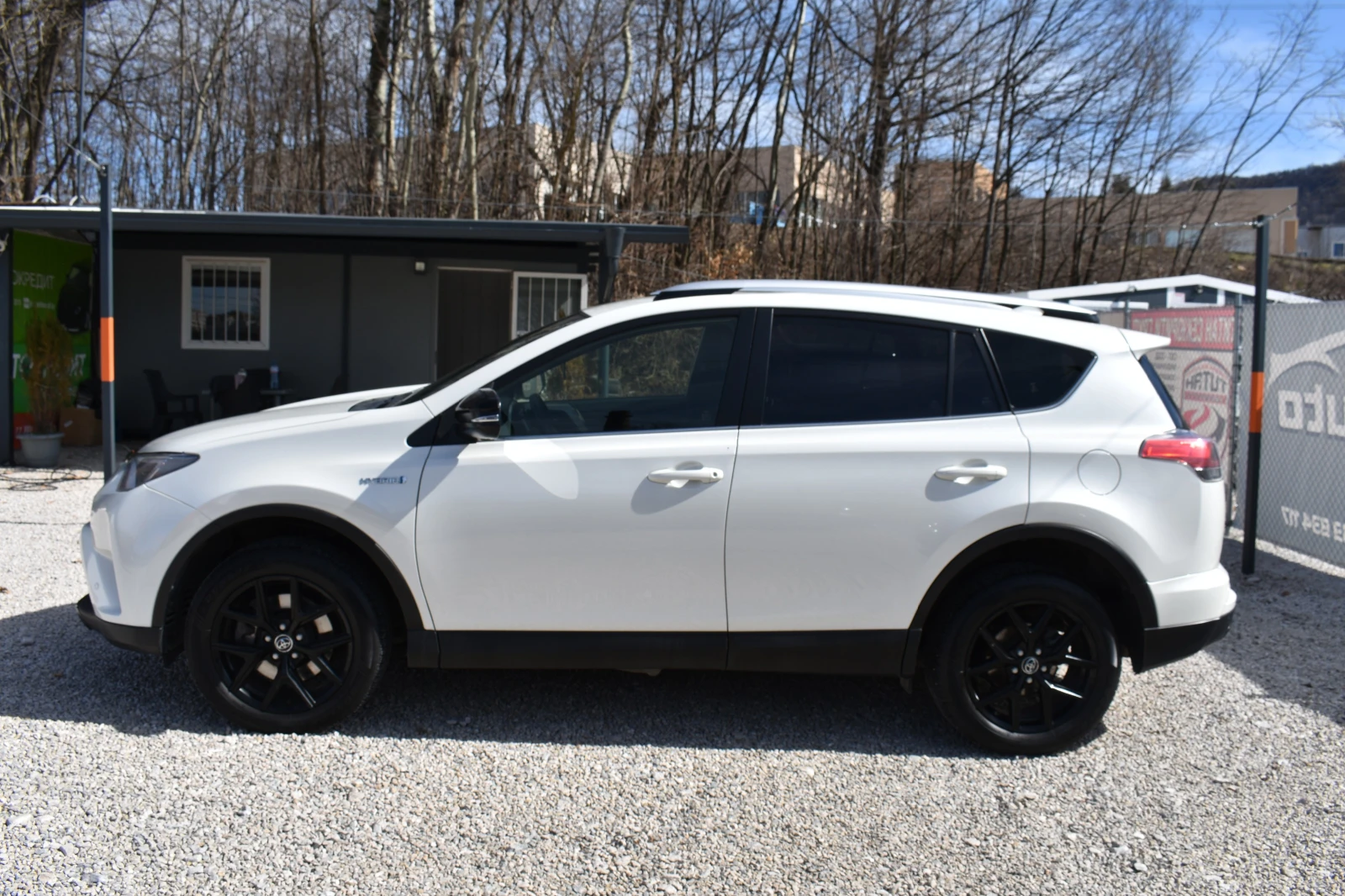 Toyota Rav4 2.5HYBRID= BLACK EDITION= KEYLESSGO= NAVI= НОВА!, снимка 2 - Автомобили и джипове - 53540881