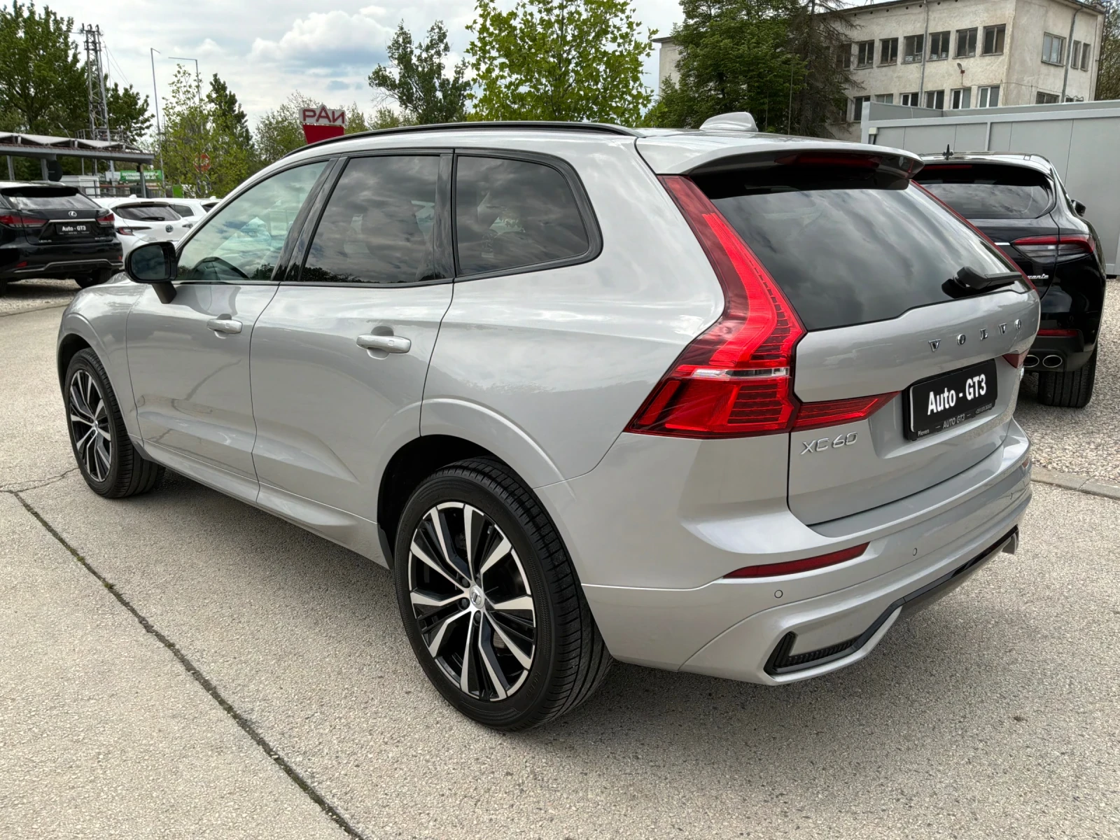 Volvo XC60 2.0Hybrid 197к.с. FACE 4X4 FULL, снимка 6 - Автомобили и джипове - 53647367