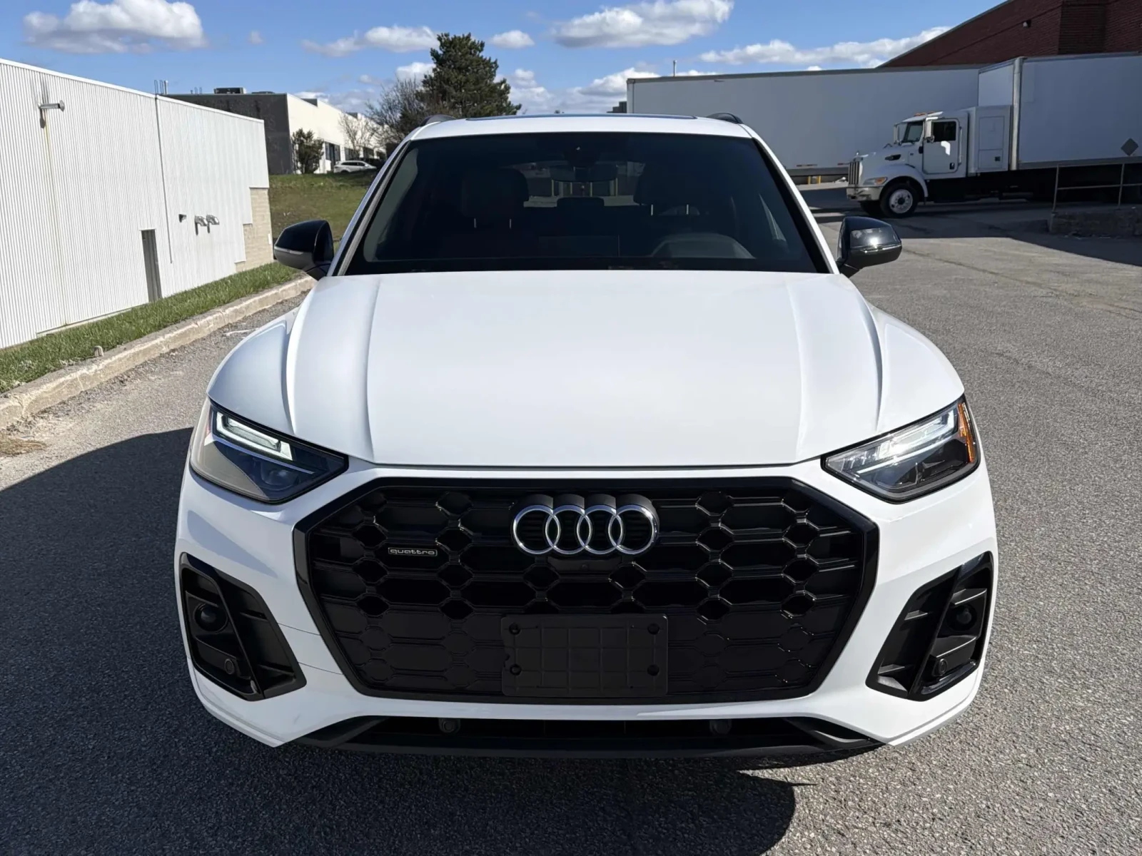 Audi Q5 Progressiv * * CARFAX * * АВТО КРЕДИТ * * , снимка 2 - Автомобили и джипове - 54372571