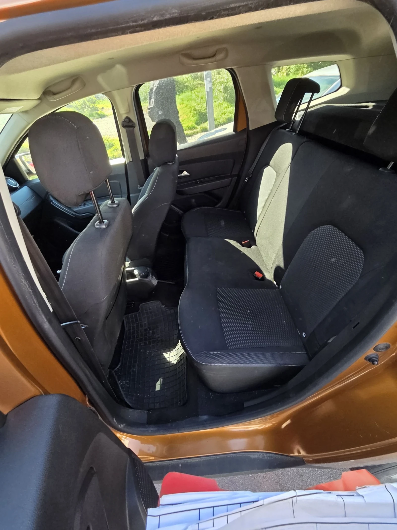 Dacia Duster 1.5DCI-110ps / 4x4 / N1 / keyless, снимка 5 - Автомобили и джипове - 54428228