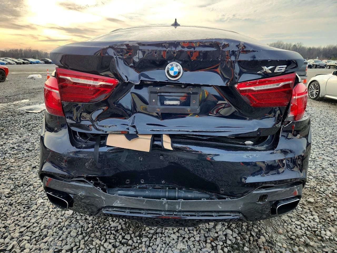 BMW X6 XDRIVE50I| M PKG| HARMAN| HUD| ВАКУУМ| , снимка 5 - Автомобили и джипове - 54556385