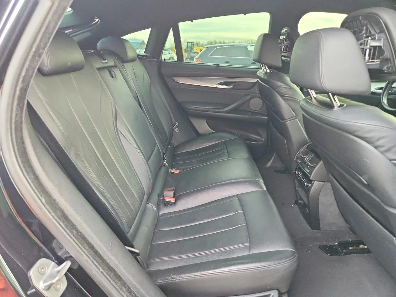 BMW X6 XDRIVE50I| M PKG| HARMAN| HUD| ВАКУУМ| , снимка 10 - Автомобили и джипове - 54556385