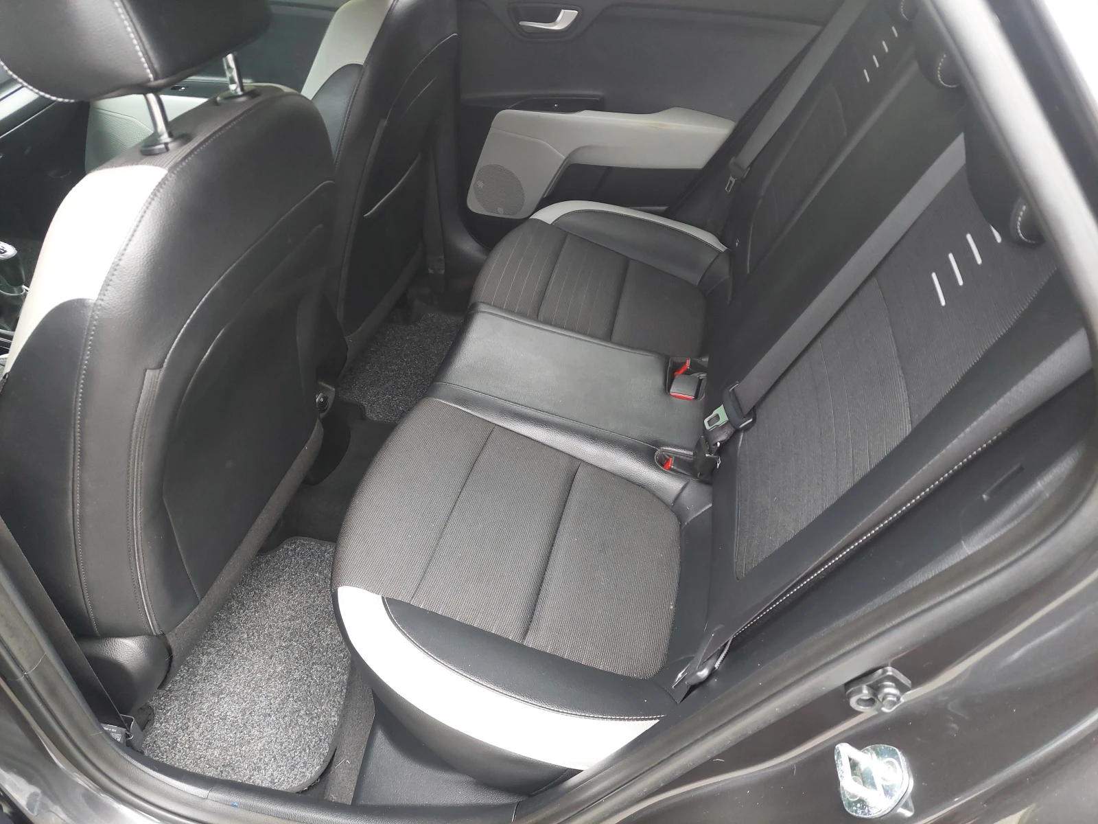 Kia Stonic 1, 4i 99ps ECO GPL, снимка 8 - Автомобили и джипове - 55273717