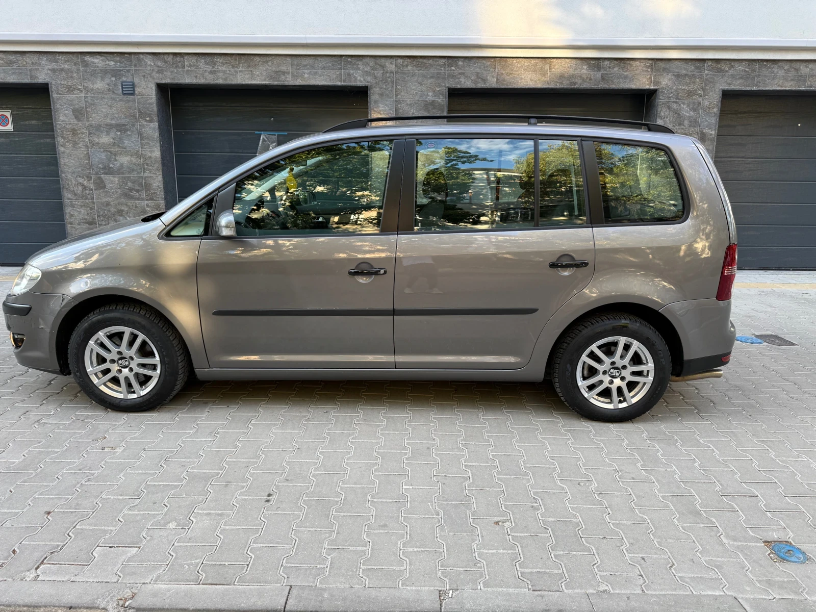 VW Tayron 2.0 фабрична газ 7 местен, снимка 7 - Автомобили и джипове - 56133050