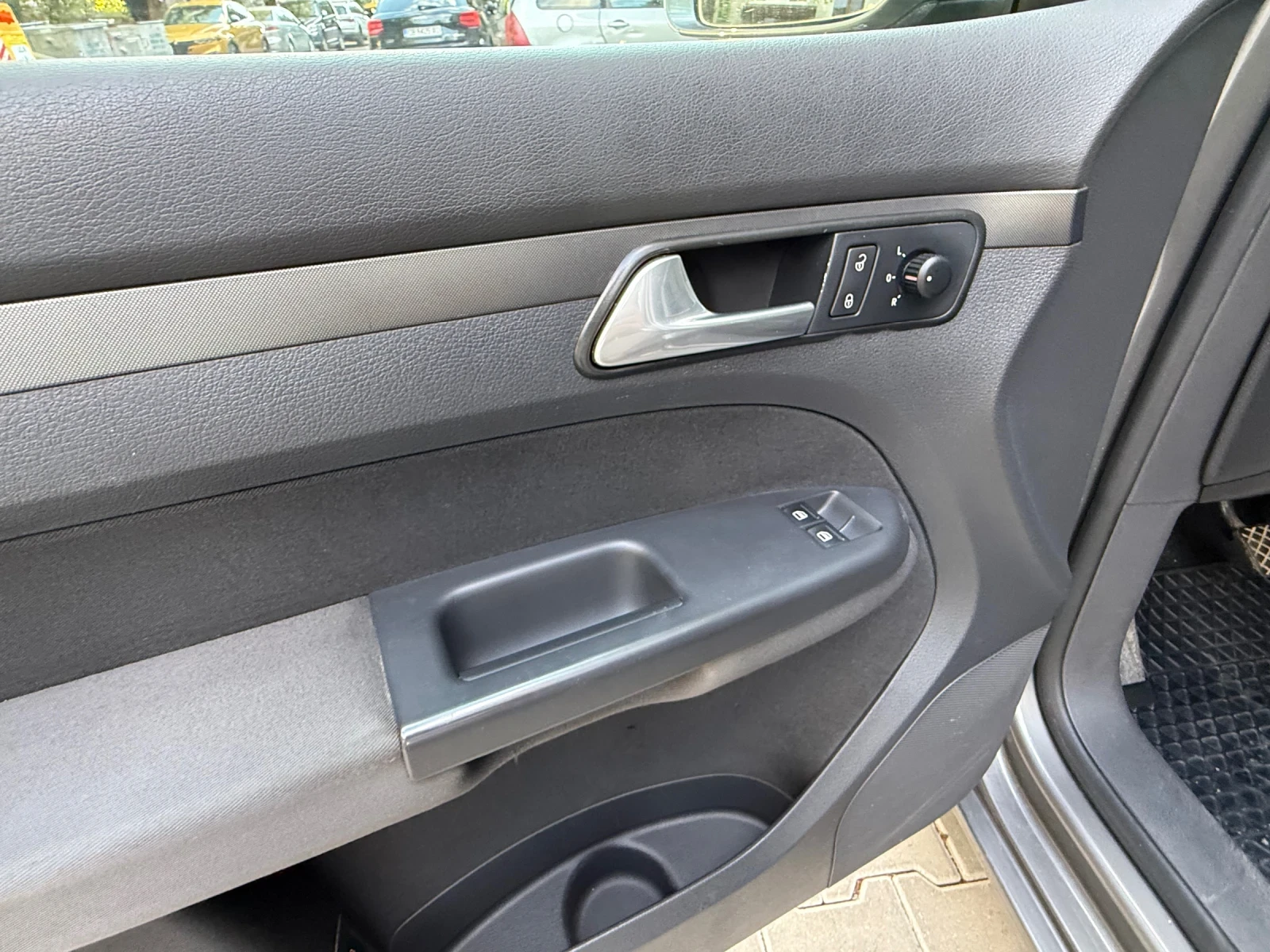 VW Tayron 2.0 фабрична газ 7 местен, снимка 9 - Автомобили и джипове - 56133050