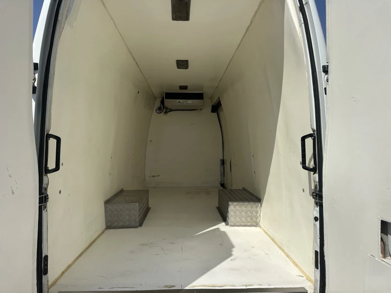 Iveco 35c15 Хладилен, снимка 10 - Бусове и автобуси - 51678603