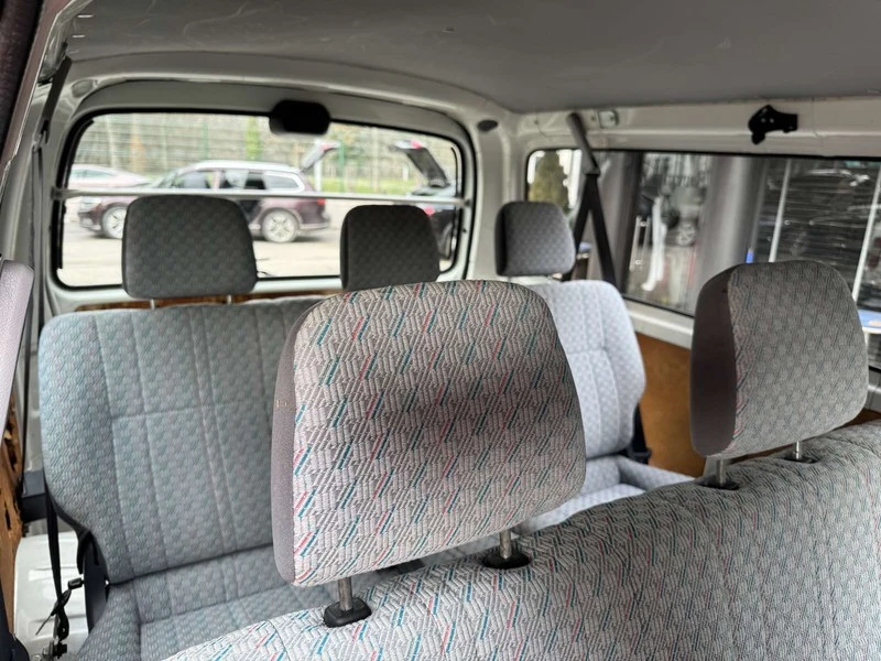 Toyota Hiace D-4D, снимка 16 - Бусове и автобуси - 53149690