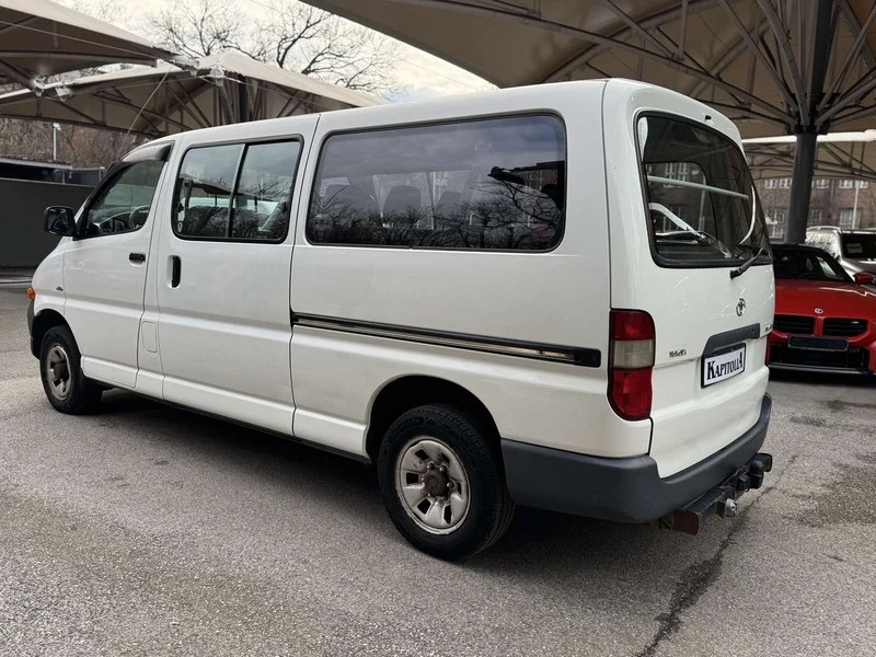 Toyota Hiace D-4D, снимка 7 - Бусове и автобуси - 53149690