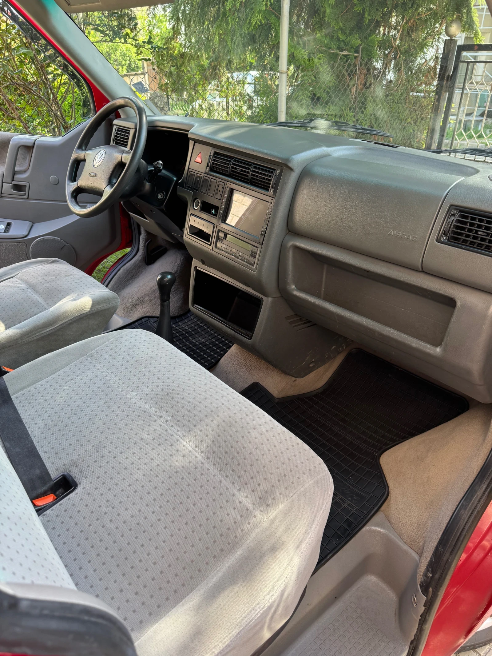 VW Caravelle T4 2.5 - изображение 10