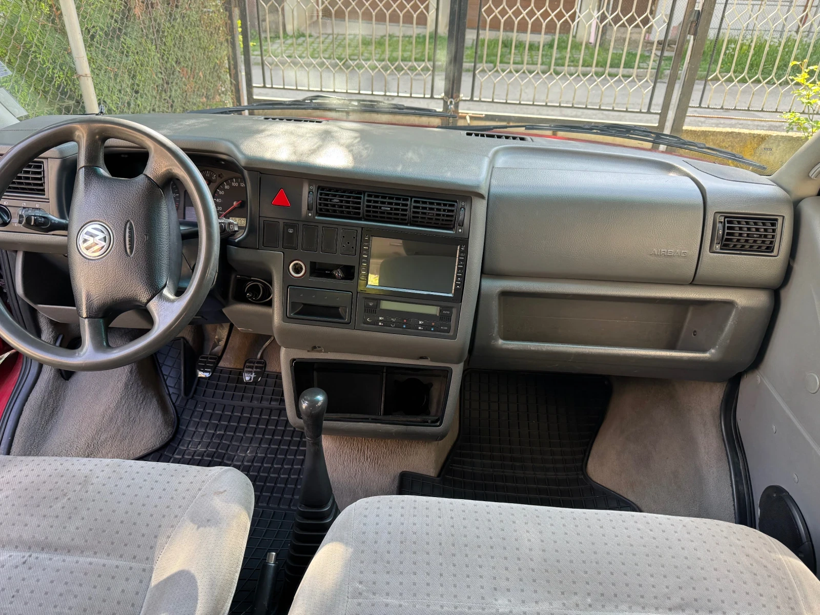 VW Caravelle T4 2.5 - изображение 9