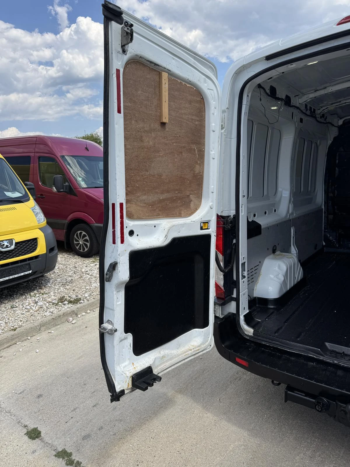 Ford Transit 2.2CDTI 125к.с. - изображение 9