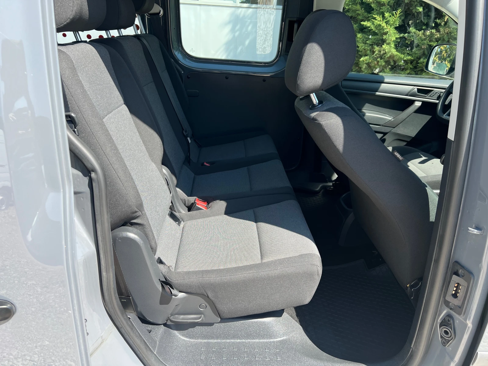 VW Caddy 2.0 TDI , снимка 6 - Бусове и автобуси - 55801457