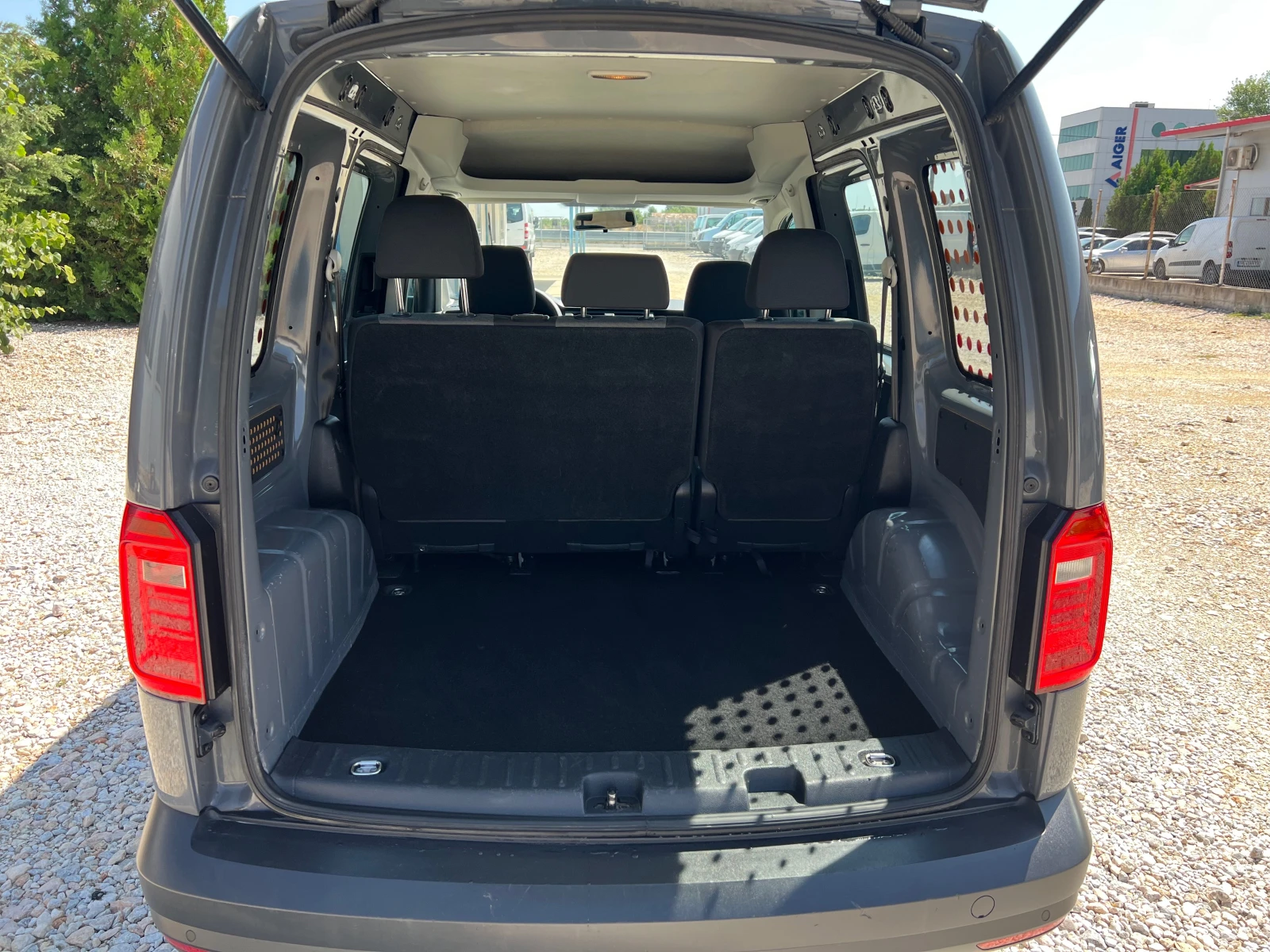 VW Caddy 2.0 TDI , снимка 7 - Бусове и автобуси - 55801457