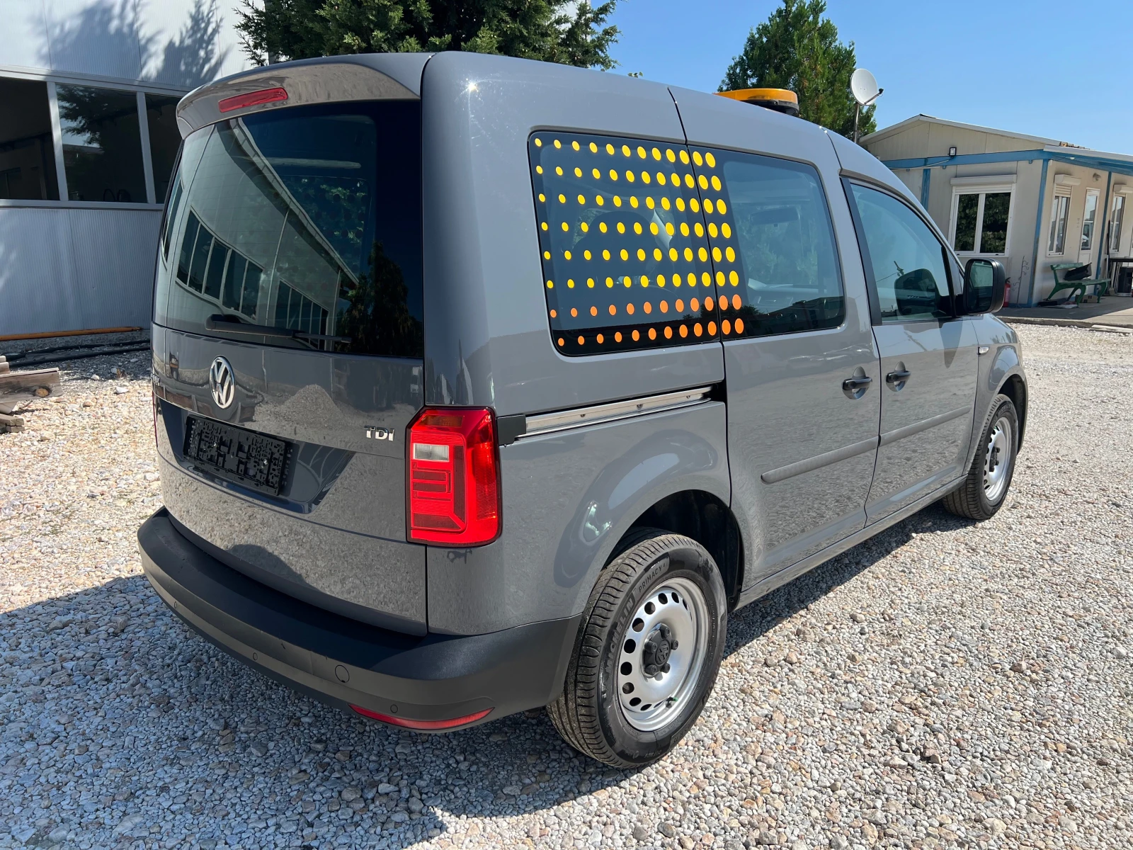 VW Caddy 2.0 TDI , снимка 3 - Бусове и автобуси - 55801457