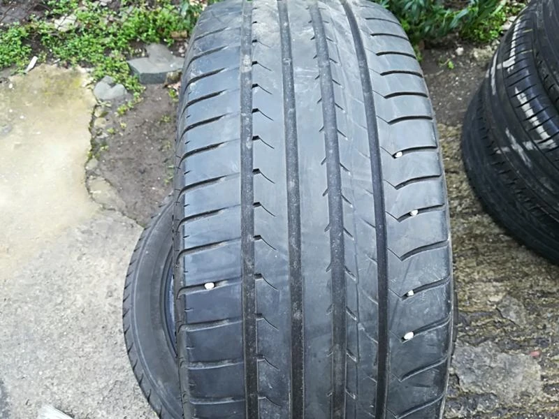 Гуми Летни 215/50R17, снимка 1 - Гуми и джанти - 26215469