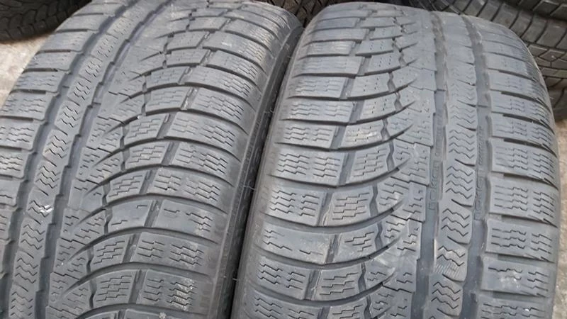 Гуми Зимни 245/40R18, снимка 2 - Гуми и джанти - 27314602