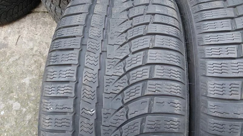 Гуми Зимни 245/40R18, снимка 3 - Гуми и джанти - 27314602