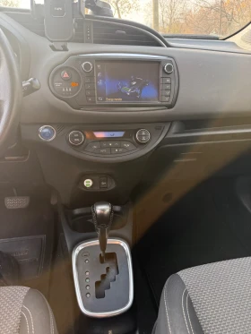 Toyota Yaris 1.5 hybrid автоматик, снимка 10
