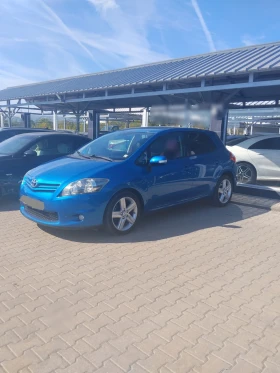 ������ Toyota Auris
