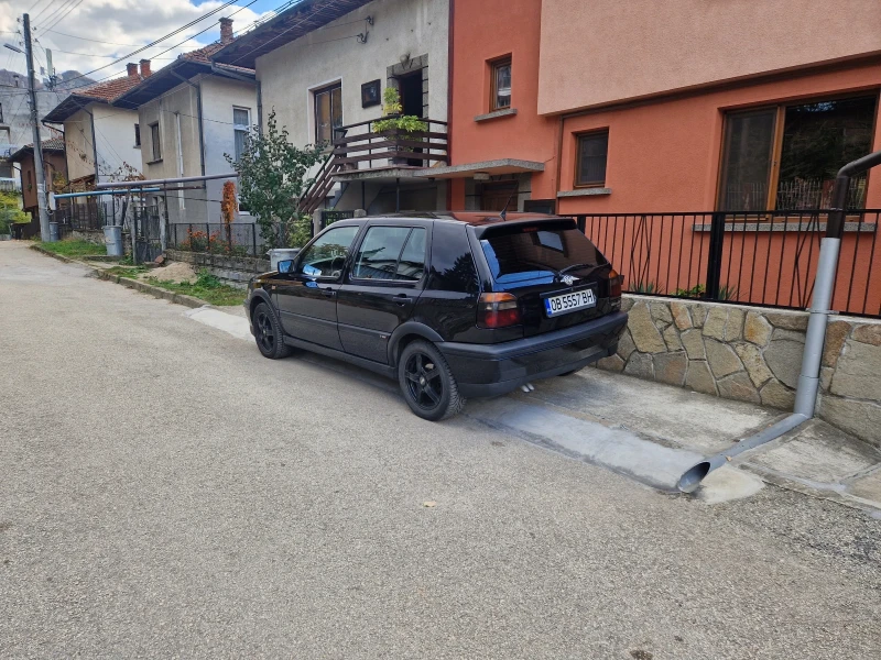 VW Golf TDI- GTI 20 YEARS ANIVERSARY EDITION, снимка 17 - Автомобили и джипове - 48012964