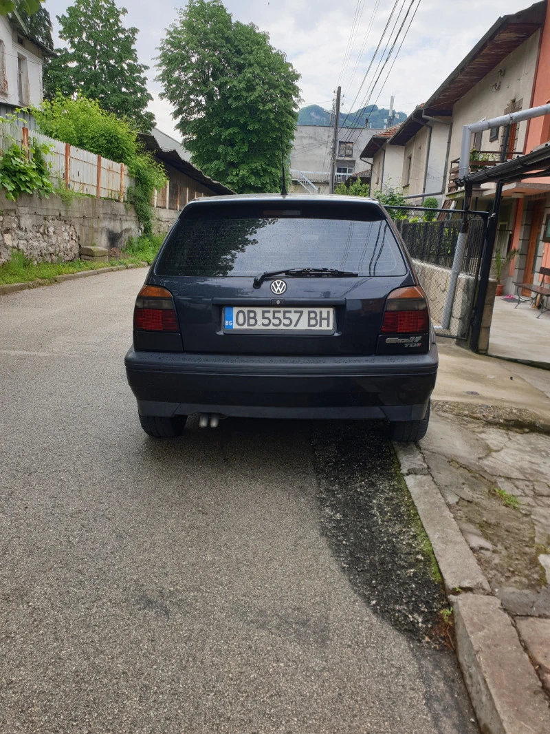 VW Golf TDI- GTI 20 YEARS ANIVERSARY EDITION, снимка 3 - Автомобили и джипове - 47501698