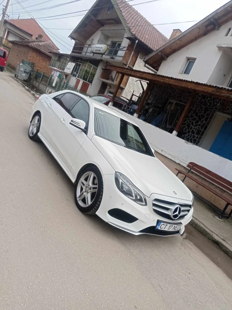 Mercedes-Benz E 220, снимка 2 - Автомобили и джипове - 47408507