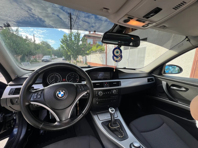 BMW 330, снимка 12 - Автомобили и джипове - 48235162