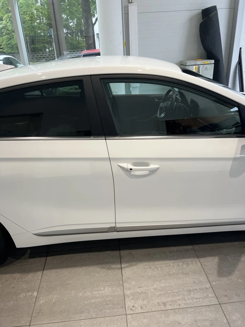 Hyundai Ioniq hybrid, снимка 4 - Автомобили и джипове - 49009109