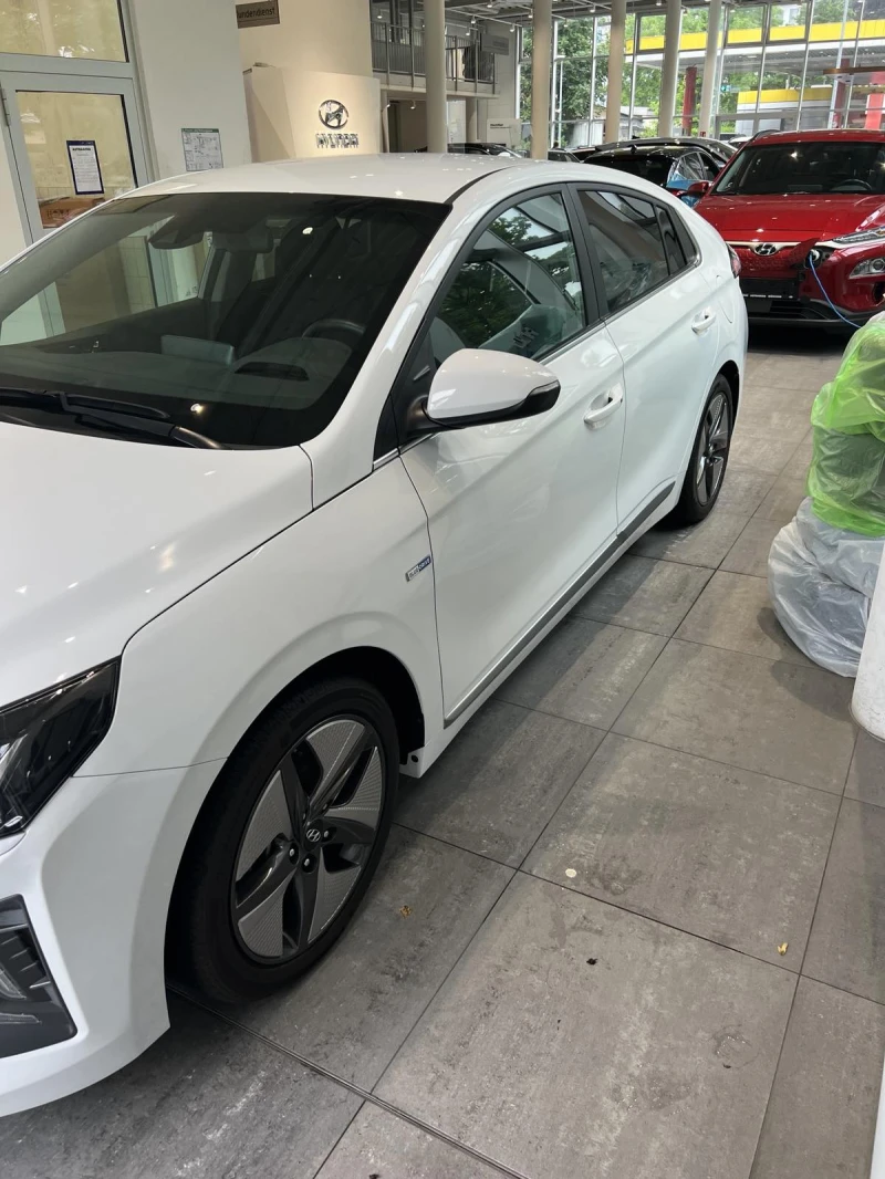 Hyundai Ioniq hybrid, снимка 3 - Автомобили и джипове - 49009109