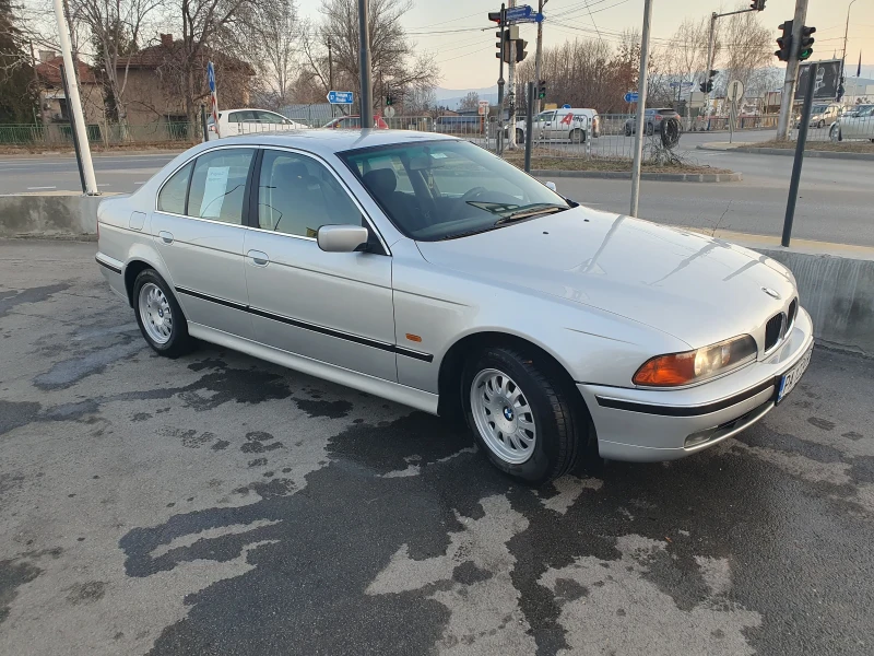 BMW 520 520i, снимка 2 - Автомобили и джипове - 49044342