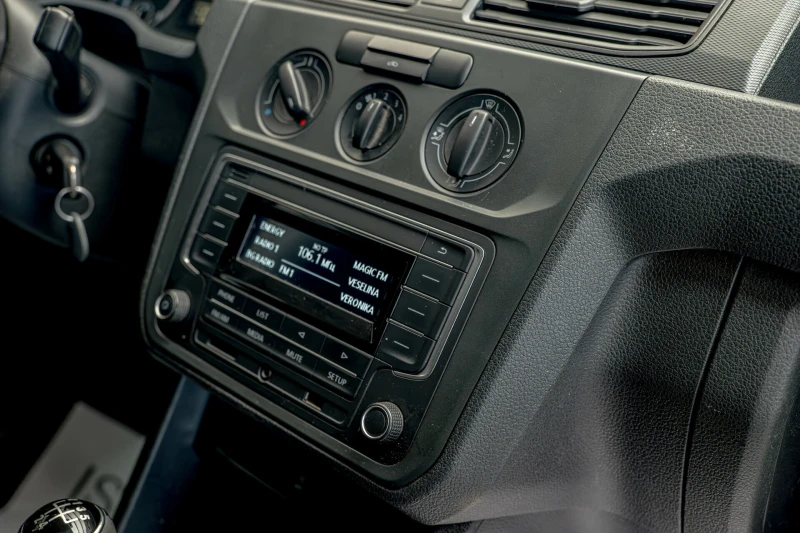 VW Caddy 2.0TDI/Товарен, снимка 10 - Автомобили и джипове - 50477447