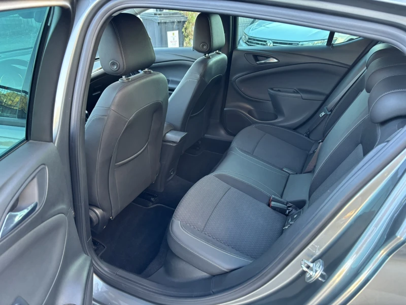 Opel Astra 1.6 CDTI INNOVATION, снимка 12 - Автомобили и джипове - 52235694